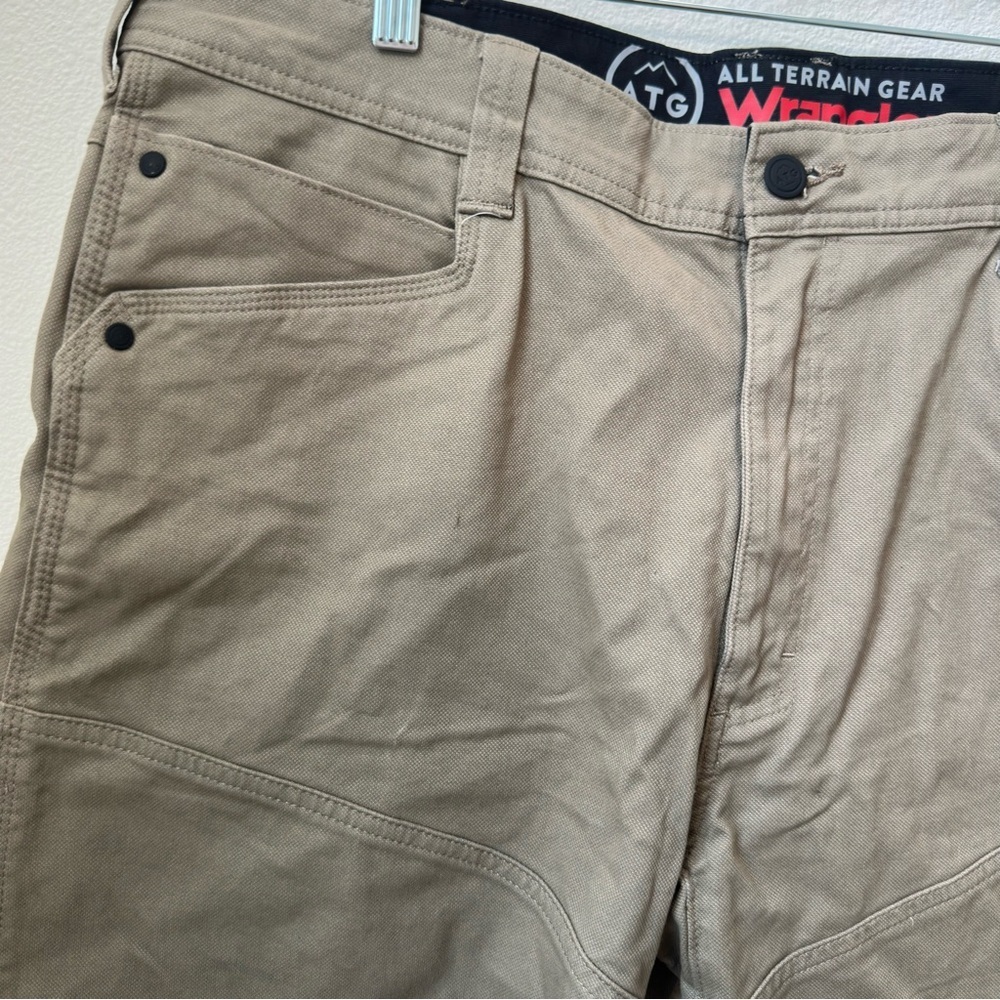 Wrangler Men's Waist 38 Cargo Tan Shorts - Picture 3 of 10